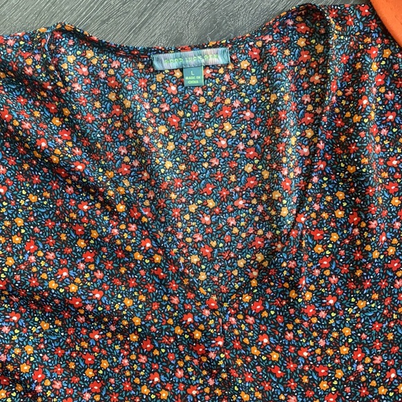 Barely worn!   Nordstrom floral top - Picture 4 of 7